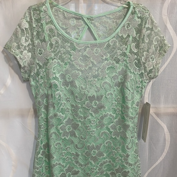 Almost Famous Light Green Short Sleeve Keyhole Back Lace Dress Size L (Juniors) - Picture 2 of 7